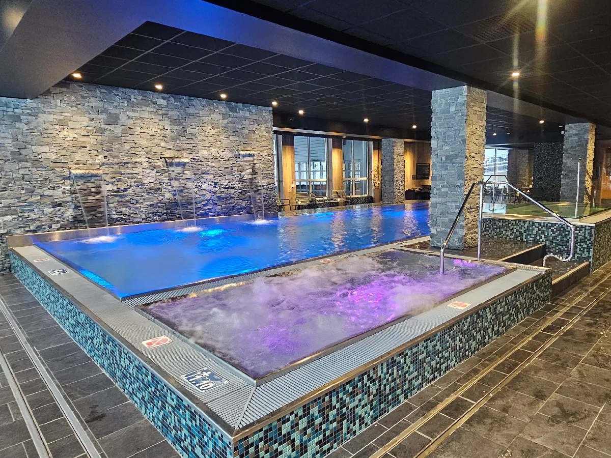 Spa relax RGB-belysning och smart styrning i badhus