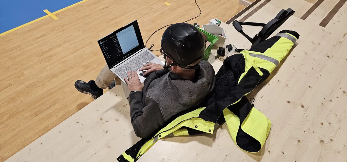 AVAB driftsätter och programmerar ljudsystemet på plats i Sörby sporthall